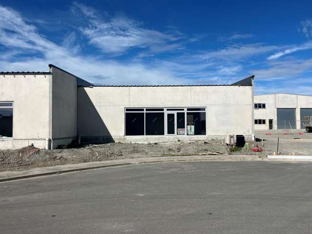 6/8 Lake Bryndwr Lane Burnside_2