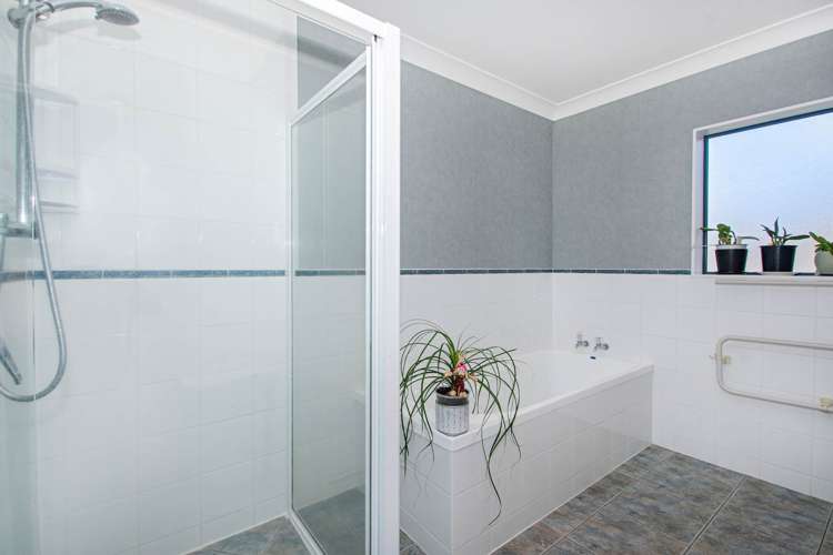 8 Workman Way Onerahi_13