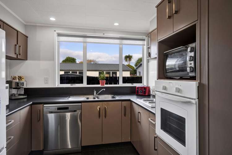 54 Egmont Street Hawera_6