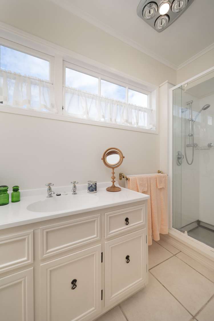 12 Hutchinsons Road Bucklands Beach_13