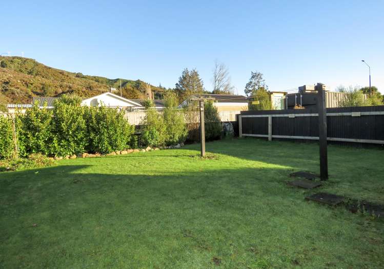 75 Shiel Street Reefton_12