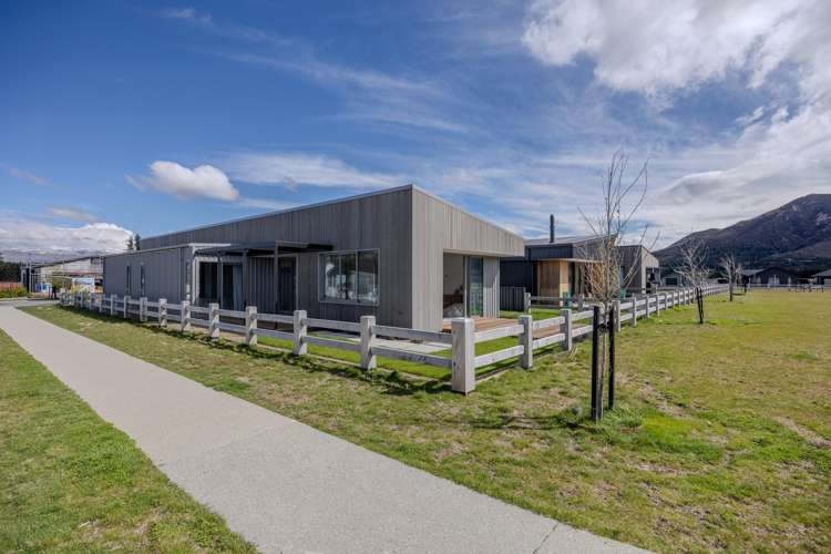 146 Burdon Loop Lake Hawea_0