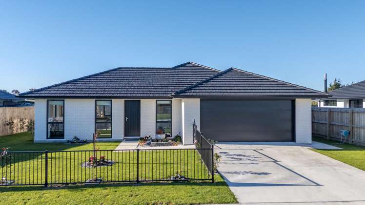 6 Georgina Beyer Way_0