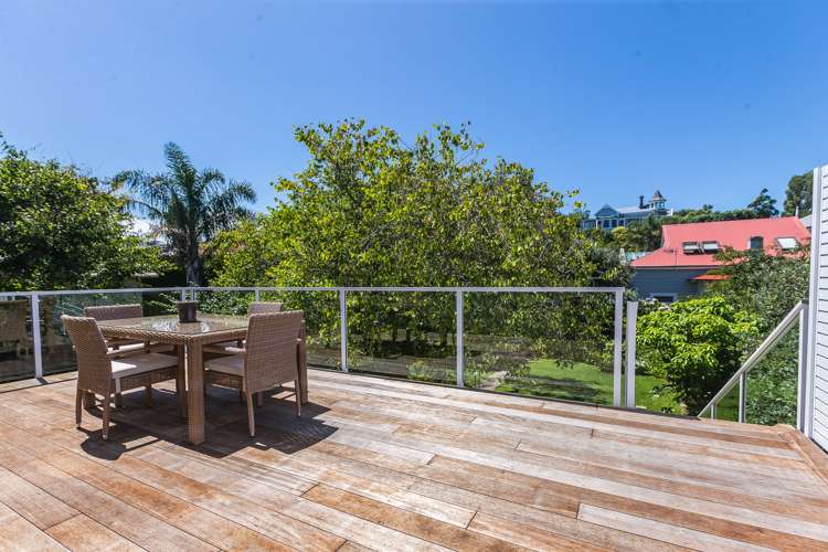 24 Queens Parade Devonport_14