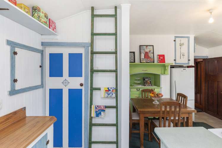 35 Colenso Street Sumner_8