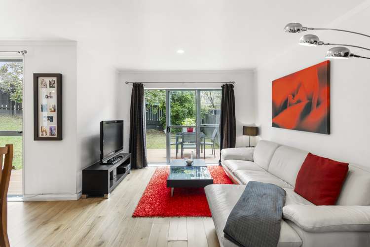 1/351 West Coast Road Glen Eden_12