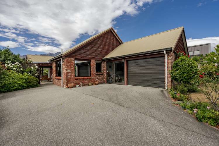 4 Four Views Avenue Kelvin Heights_28