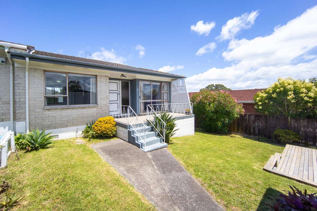 4/67A Roberton Road_0