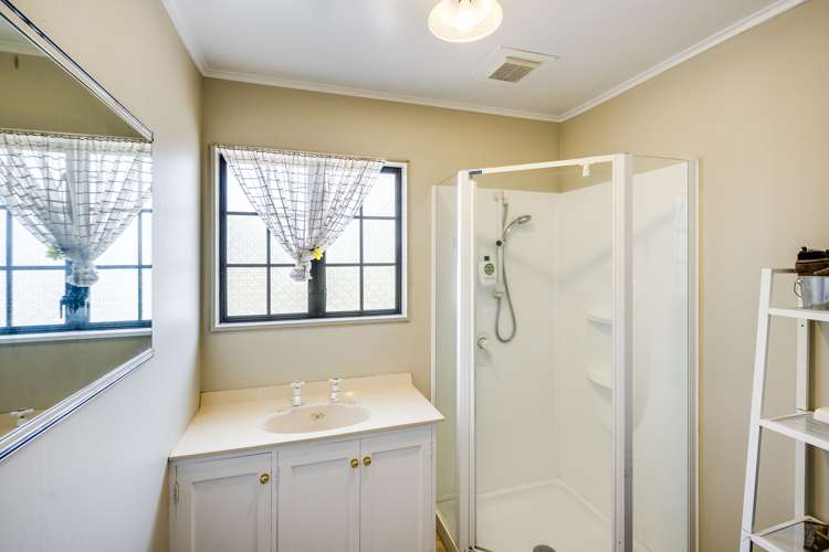 8 Reeve Drive Havelock North_6