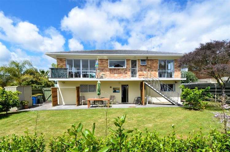 24 Taitua Drive Te Atatu South_1