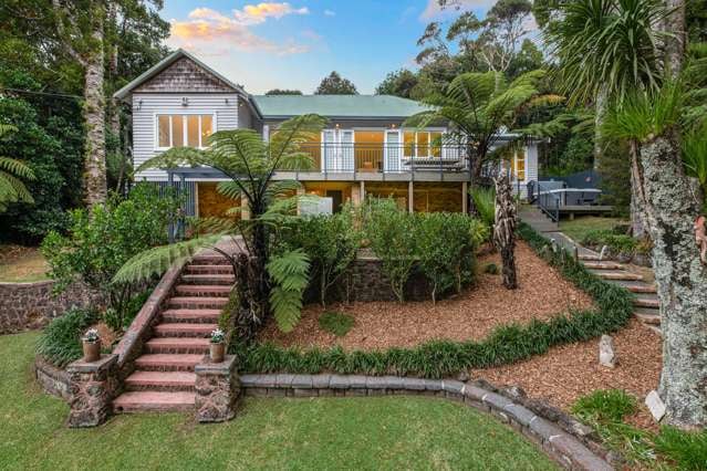 Luxury & Nature-Exclusive Home in Titirangi