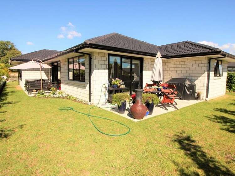 37 Plescher Crescent Leamington_26