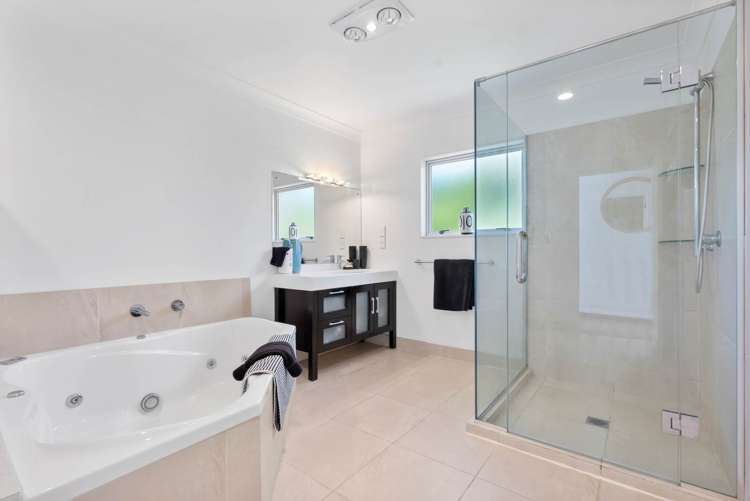 67 Esther Place Red Beach_16