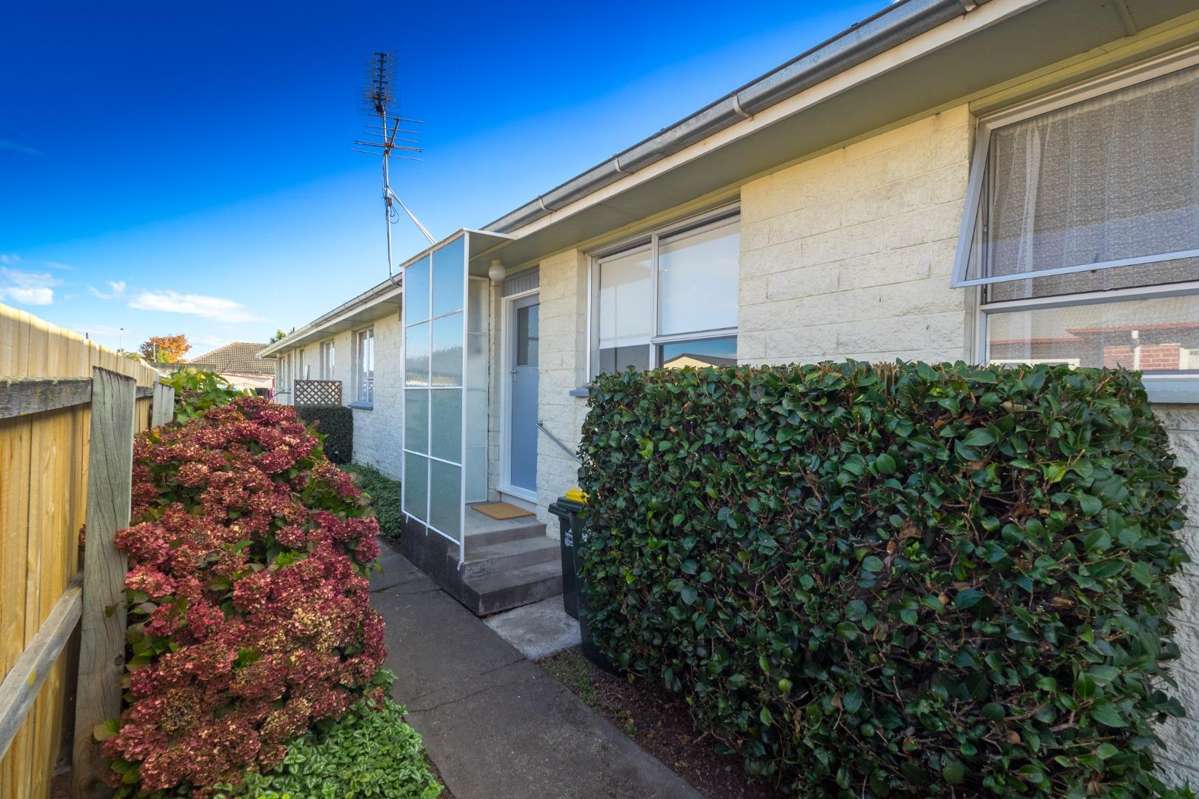 Spacious Sunny Unit 1