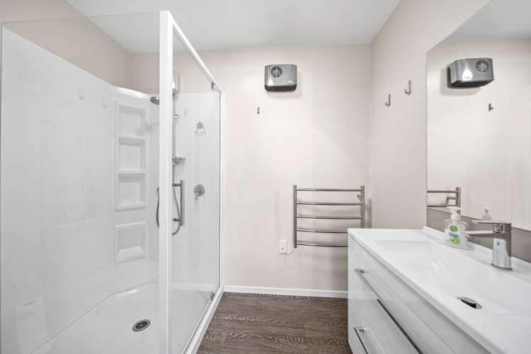 15 Magnetic Place Cromwell_9