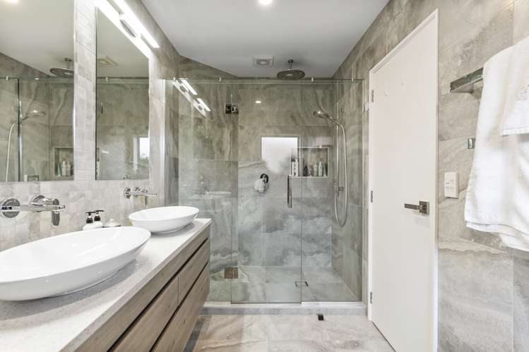 137 Mountain Road Mangere Bridge_17