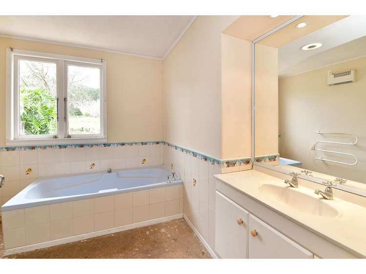 2882 Kaipara Coast Highway Glorit_11