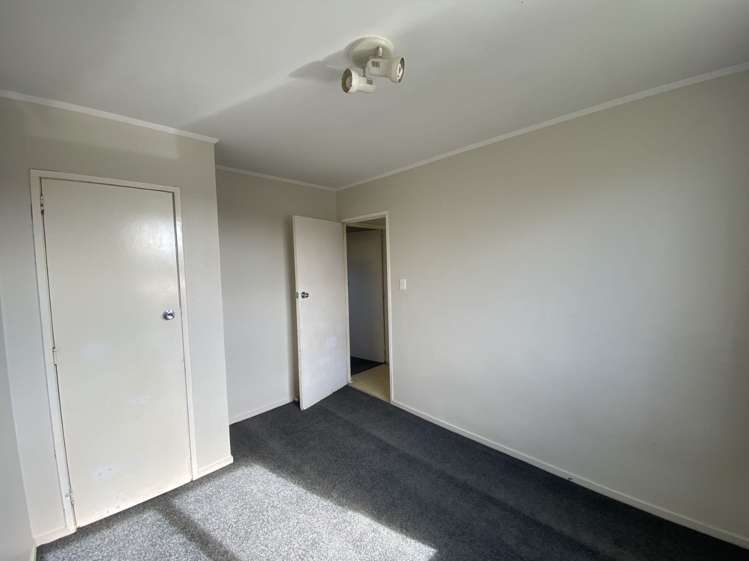 8 Sabot Place Massey_10