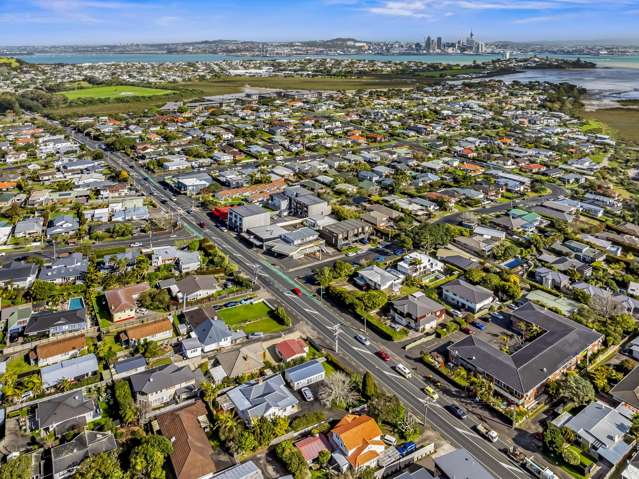 73 Lake Road Devonport_1