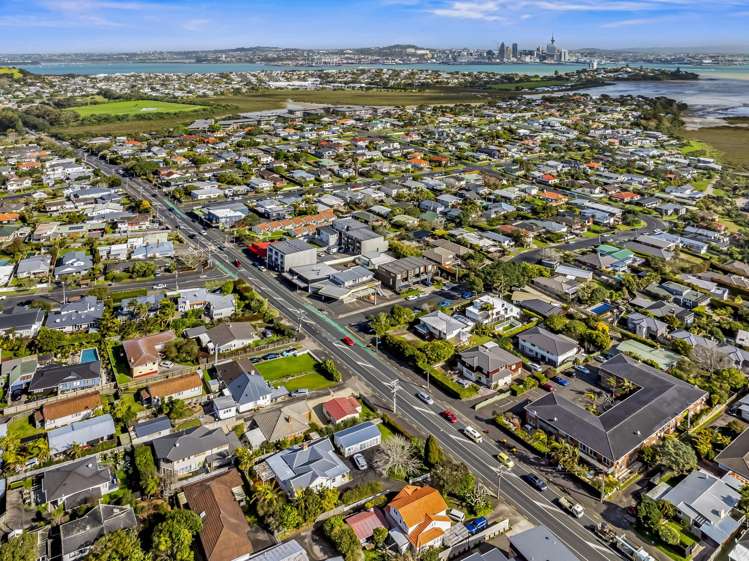 73 Lake Road Devonport_1