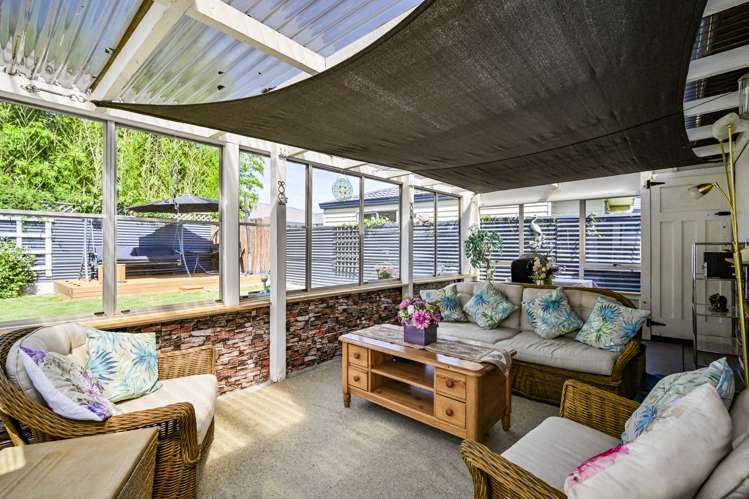 711 Maitland Crescent Mayfair_20