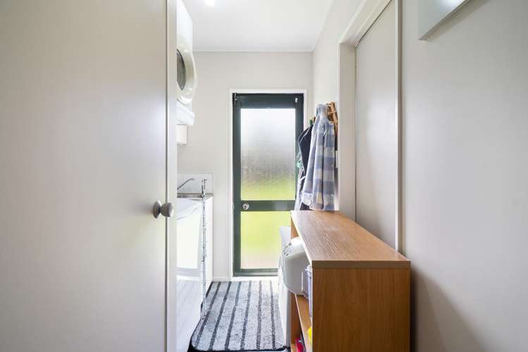 38 Dahlstrom Grove Kelvin Grove_12