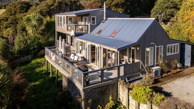 Sundrenched Haven with Stunning Water Views