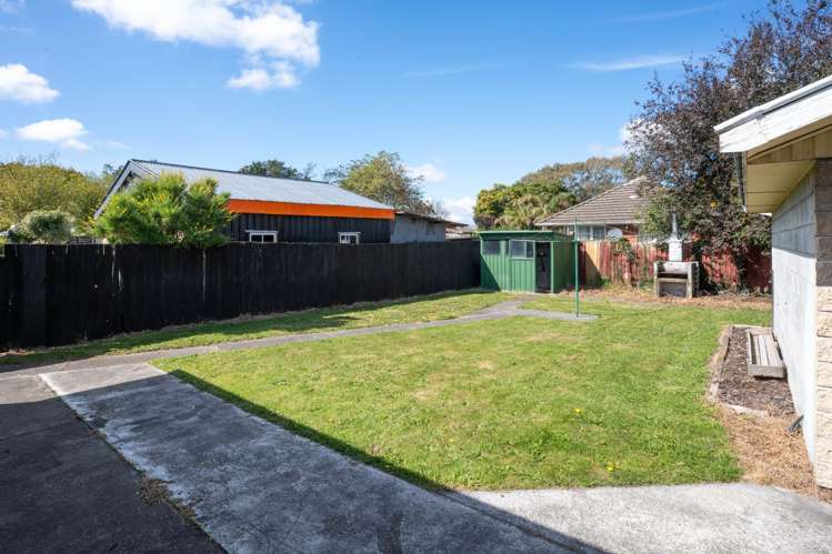 20 Kathleen Crescent Hornby_13