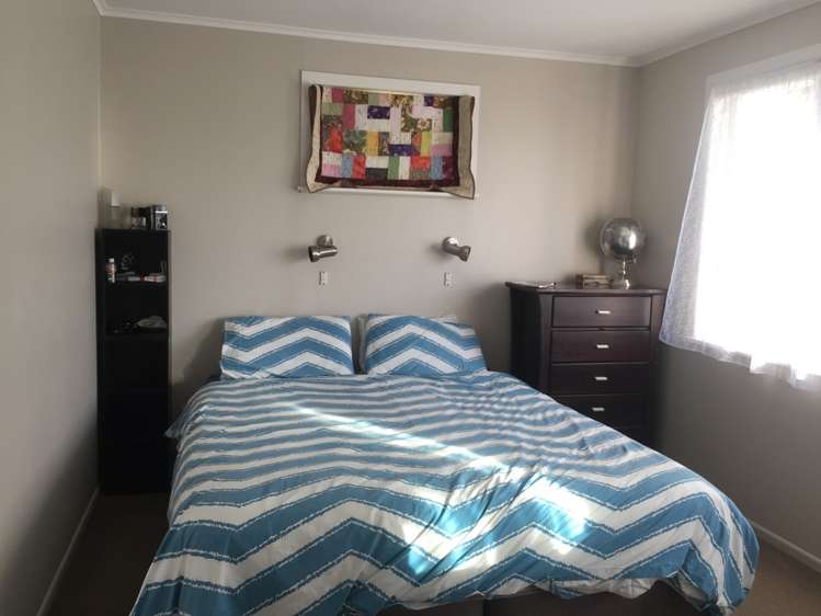 15 Ozich Avenue Te Atatu South_6