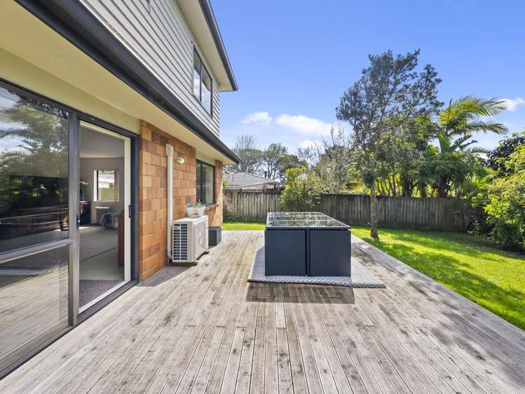33 Riverglade Parkway Te Atatu South_23