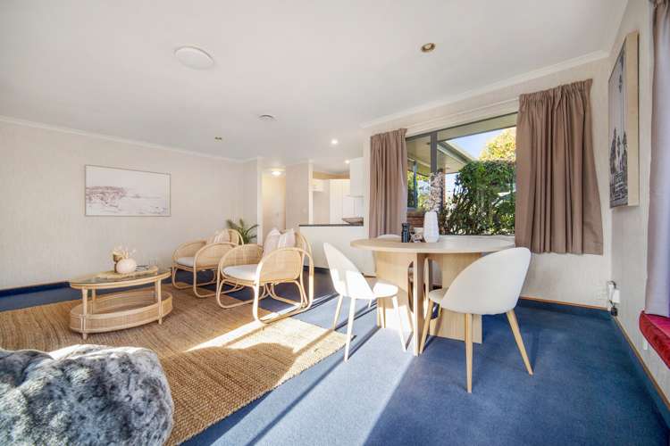 7 Otia Drive Richmond_12