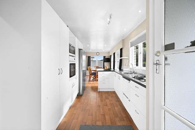 69 Resthill Crescent Glenview_3