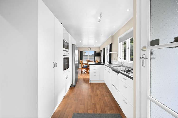 69 Resthill Crescent Glenview_3