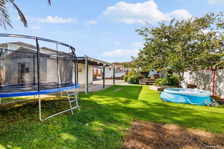 24 James Laurie Street Henderson_17