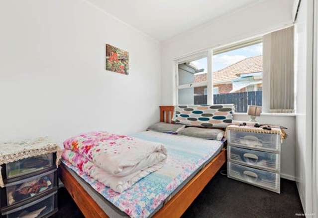 Solid Start, Easy Living Brick & Tile Bliss!