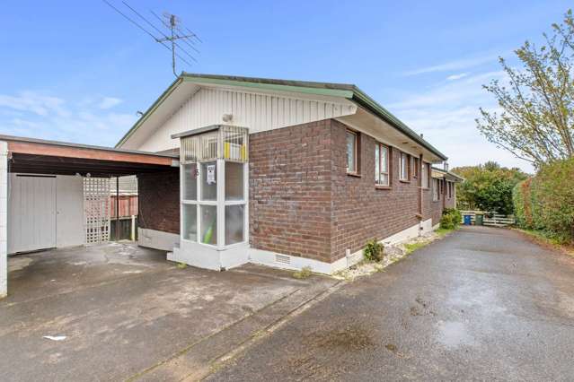 Beautifully Updated in New Lynn!