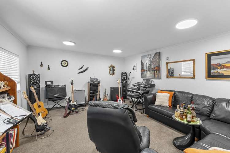 50 Leslie Street Waitara_23