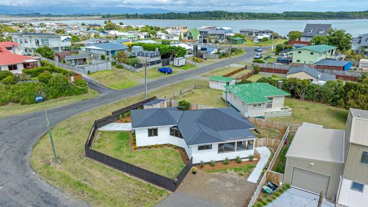 12A Roore Street Foxton Beach_17