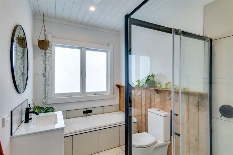 1213 Caroline Road Mayfair_12