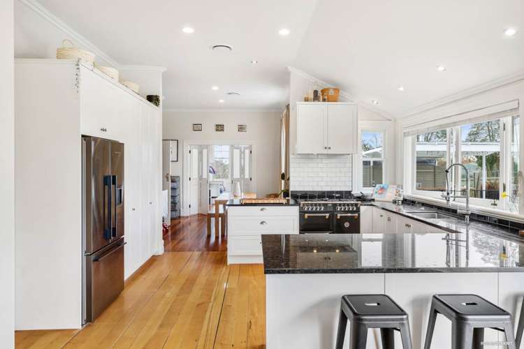 300 Kingseat Road Kingseat_10