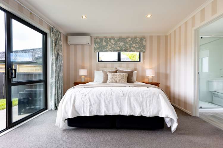 35 Plescher Crescent Leamington_8