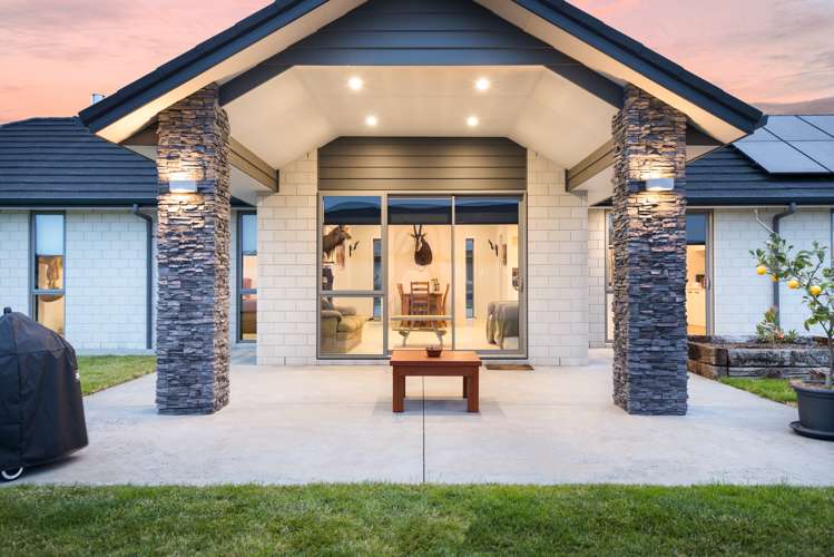 51 Baxter Michael Crescent Cambridge_17