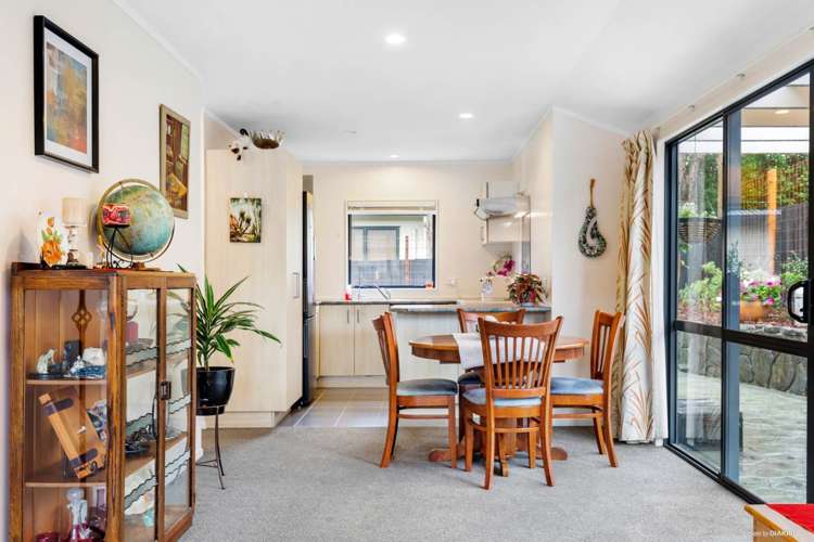 1/10 Knott Road Stanmore Bay_9