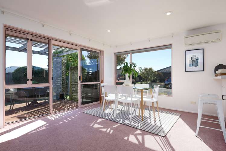 7 Bremner Crescent Stoke_4