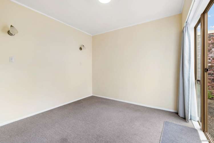 1/68 Beach Road Castor Bay_8