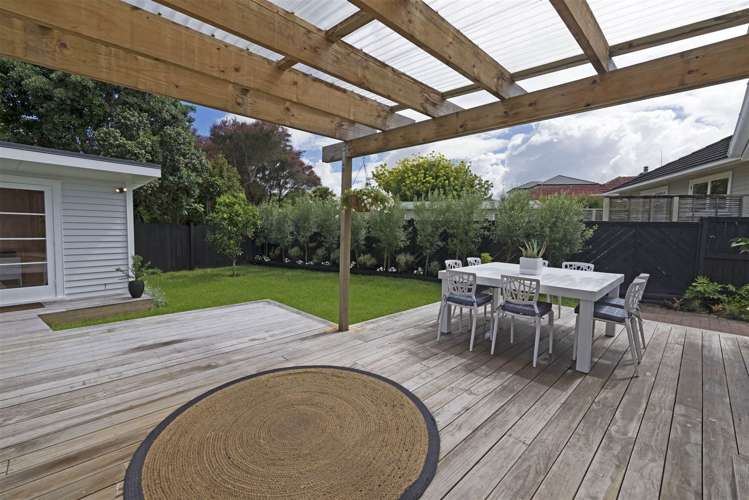 1/13 Essex Street Te Atatu South_23