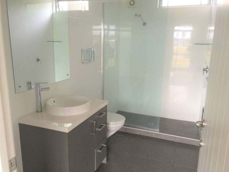 3/300 Lake Terrace Taupo_4