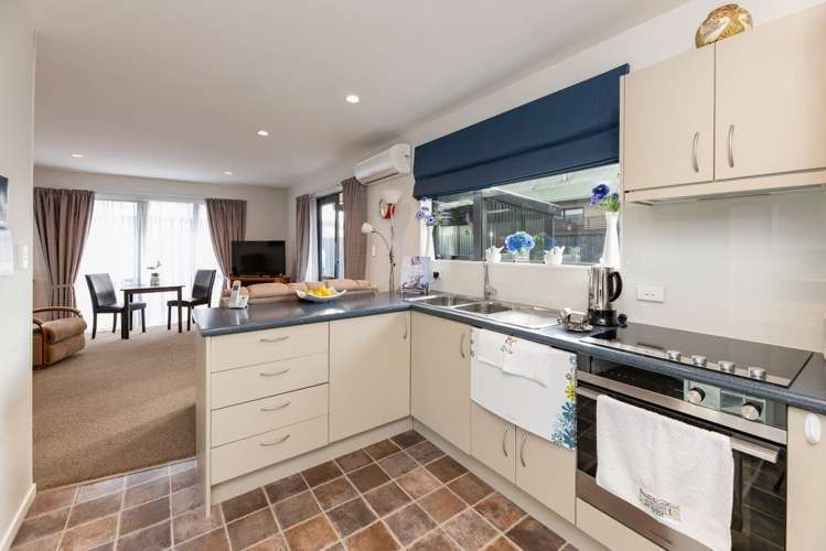 16 Clinton Lane Woolston_4