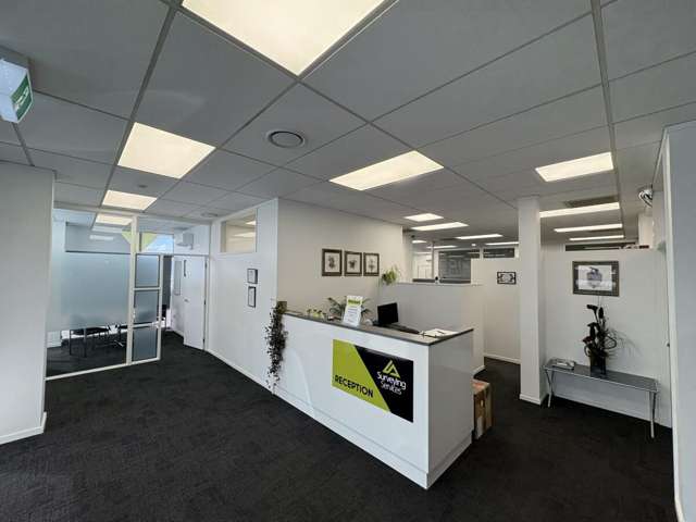 Unit A, 141 Cameron Road City Centre_2