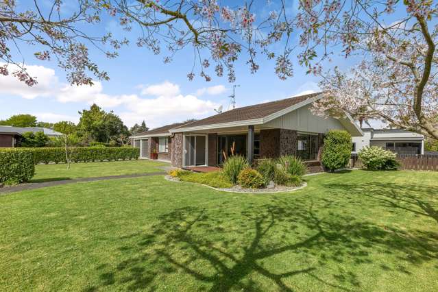 Fresh, spacious and close to town